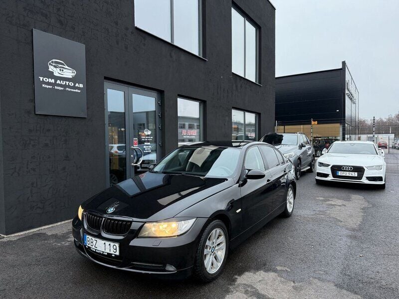 Svart Begagnad 2007 BMW 320 Advantage Sedan | 69 900 kr (Marknadspris) - Bild 1/4
