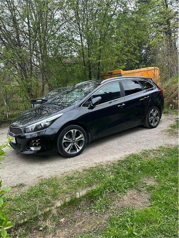 Svart Begagnad 2018 Kia Ceed Sportswagon GT-Line Kombi | 120 000 kr (Superpris) - Bild 1/1