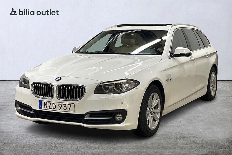 Vit Begagnad 2016 BMW 520 M Sport Kombi | 189 900 kr (Lite dyr) - Bild 1/3
