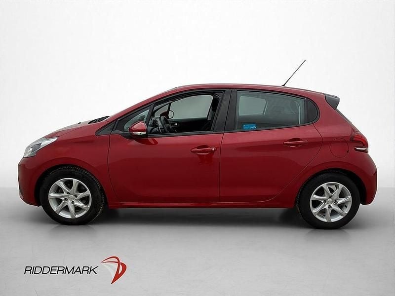 Begagnad Peugeot 208 82 HK (60 kW) 2017 Röd Halvkombi