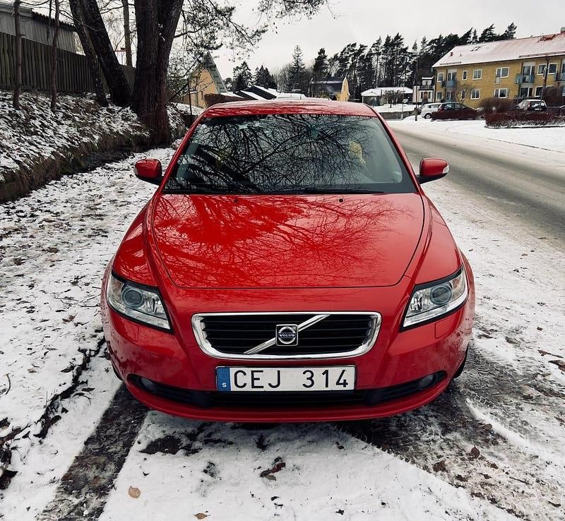 Begagnad 2009 Volvo S40 Sedan | 54 900 kr (Marknadspris) - Bild 1/4