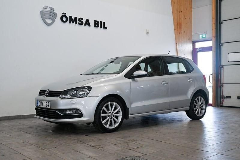 Begagnad VW Polo 90 HK (66 kW) 2014 Silver Halvkombi