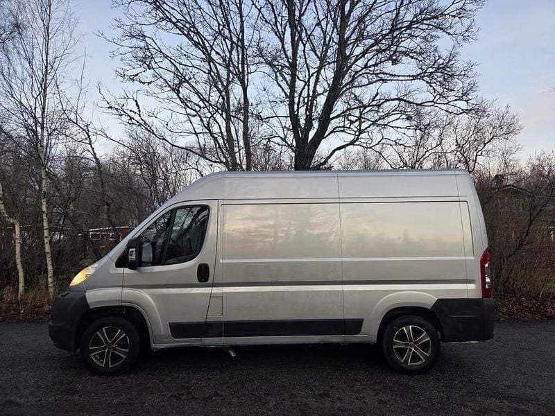 Grå Begagnad 2010 Peugeot Boxer Van | 77 900 kr (Bra pris) - Bild 1/4
