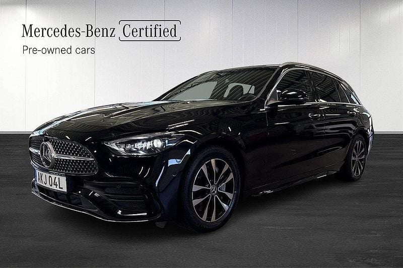 Svart Begagnad 2024 Mercedes C300e AMG Kombi | 549 000 kr (Marknadspris) - Bild 1/4