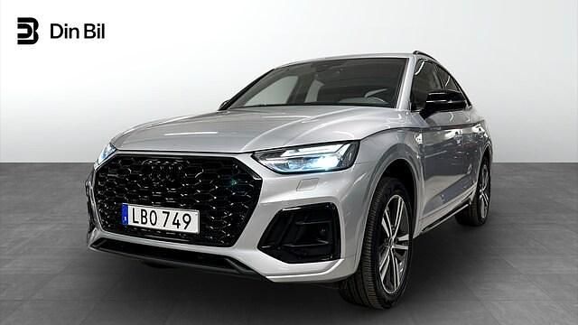 Florettsilver metallic Begagnad 2024 Audi Q5 Sportback S-Line SUV | 534 900 kr (Bra pris) - Bild 1/4