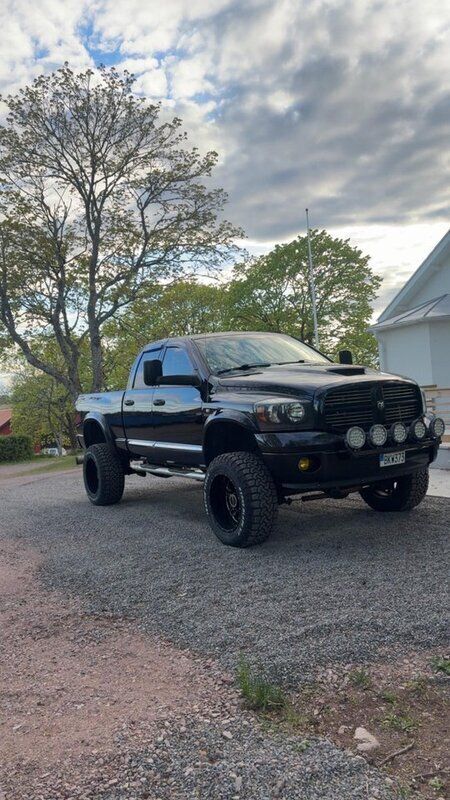 Svart Begagnad 2007 Dodge Ram Pickup | 305 000 kr (Bra pris) - Bild 1/2