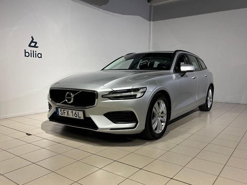 Silver Begagnad 2019 Volvo V60 Momentum Kombi | 224 800 kr (Bra pris) - Bild 1/4