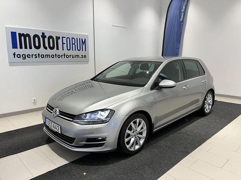 Silver Begagnad 2015 VW Golf VII Halvkombi | 164 900 kr (Marknadspris) - Bild 1/4