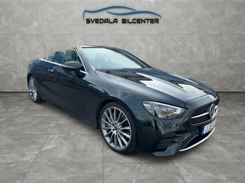 Grön Begagnad 2020 Mercedes E300 AMG line Cab | 599 000 kr (Dyr) - Bild 1/4
