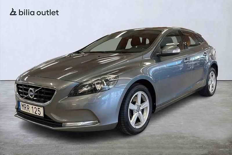 Grå Begagnad 2015 Volvo V40 Kombi | 129 900 kr - Bild 1/1