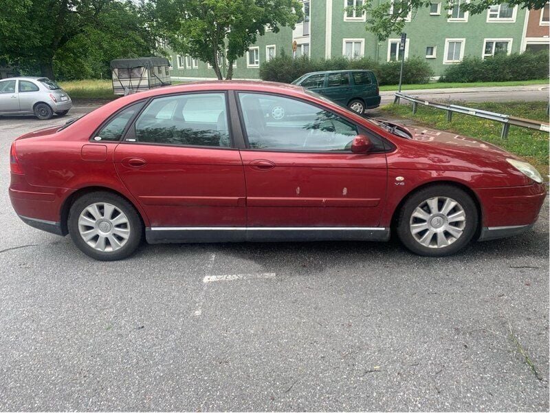 Röd Begagnad 2005 Citroën C5 Sedan | 15 000 kr (Marknadspris) - Bild 1/4
