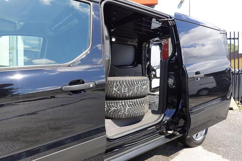 Begagnad Ford Transit Connect 101 HK (74 kW) 2020 Svart Minibuss