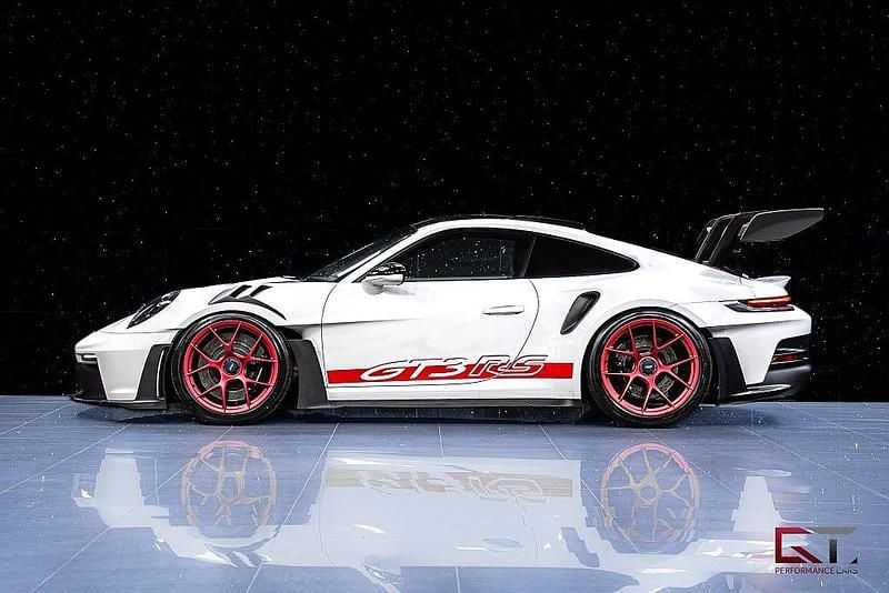 Begagnad Porsche 911 GT3 RS 525 HK (386 kW) 2023 Pure white Sportkupé