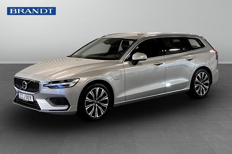 Silver Begagnad 2023 Volvo V60 Core Kombi | 349 900 kr (Superpris) - Bild 1/3