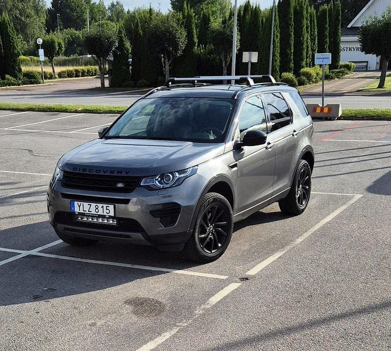 Grå Begagnad 2017 Land Rover Discovery Sport SUV | 185 000 kr (Bra pris) - Bild 1/4