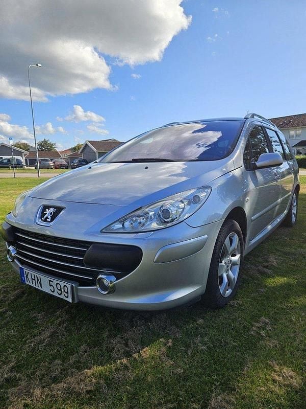 Grå Begagnad 2007 Peugeot 307 Kombi | 29 000 kr (Marknadspris) - Bild 1/4
