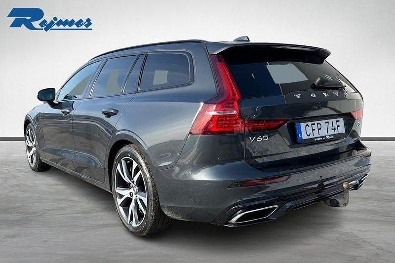 Begagnad Volvo V60 R-Design 303 HK (222 kW) 2019 Savile grå metallic Kombi