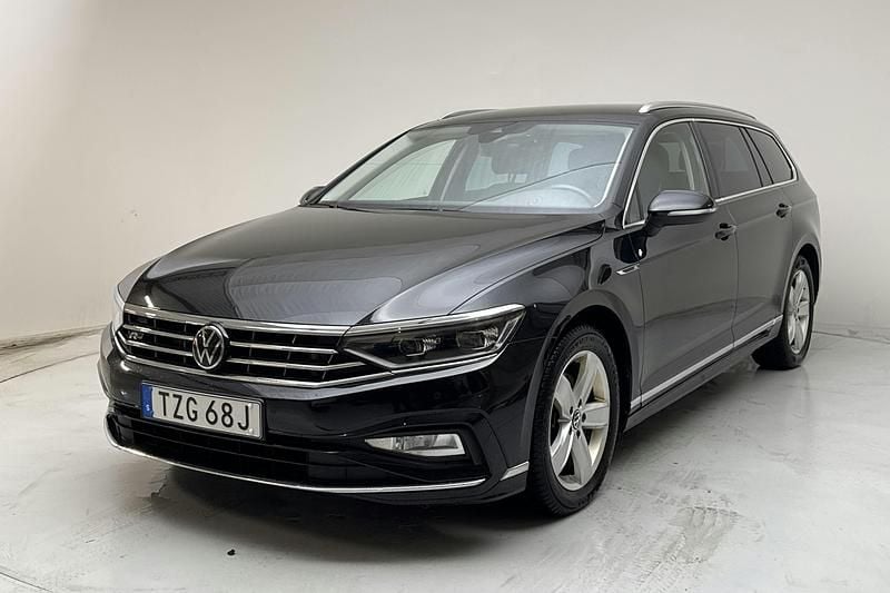 Svart Begagnad 2022 VW Passat GT | 279 000 kr (Bra pris) - Bild 1/4