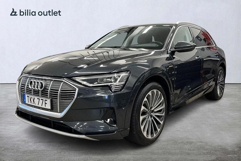 Mörkgrå Begagnad 2022 Audi e-tron SUV | 349 900 kr (Marknadspris) - Bild 1/4