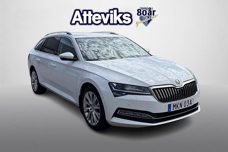 Vit Begagnad 2021 Skoda Superb Kombi | 239 900 kr (Bra pris) - Bild 1/4