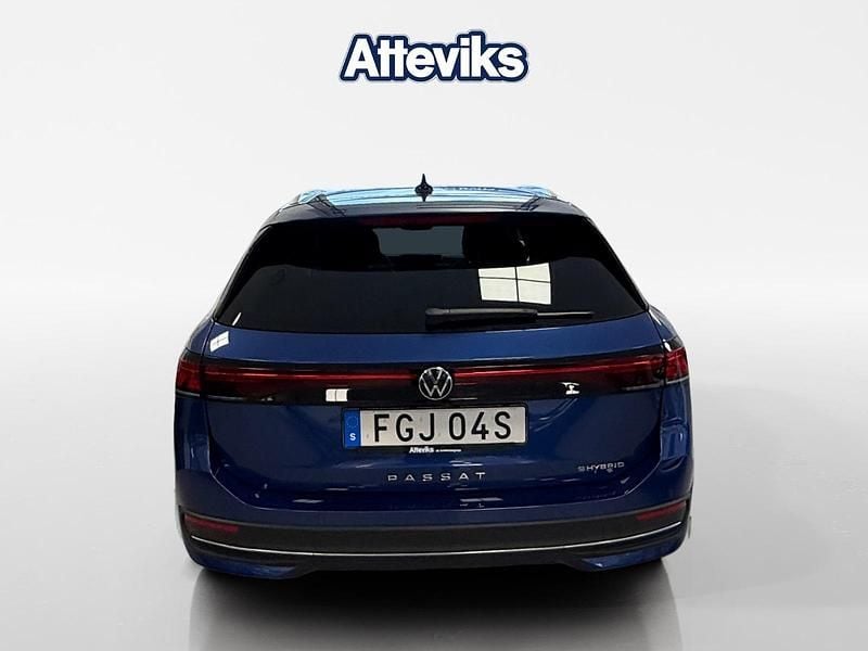 Begagnad VW Passat Business 204 HK (150 kW) 2024 Blå Kombi