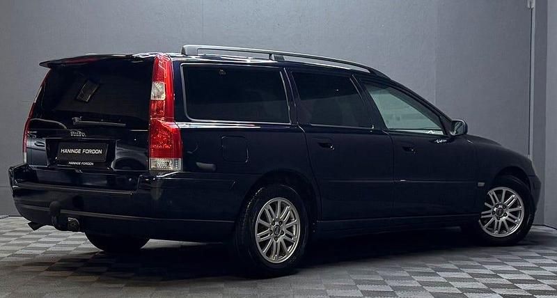 Begagnad Volvo V70 Dynamic 170 HK (125 kW) 2005 Mörkblå (blå) Kombi
