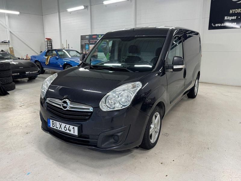Svart Begagnad 2015 Opel Combo S Minibuss | 74 900 kr (Lite dyr) - Bild 1/4