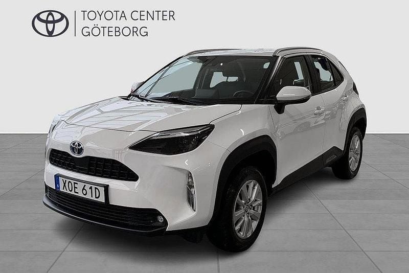 Vit Begagnad 2022 Toyota Yaris Cross Active SUV | 249 900 kr (Bra pris) - Bild 1/2