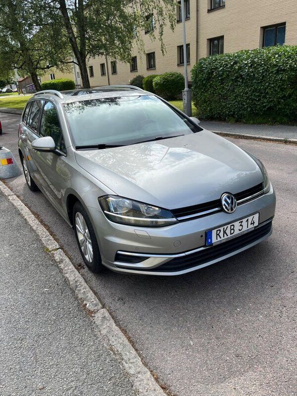 Silver Begagnad 2017 VW Golf VII Kombi | 69 500 kr (Superpris) - Bild 1/4