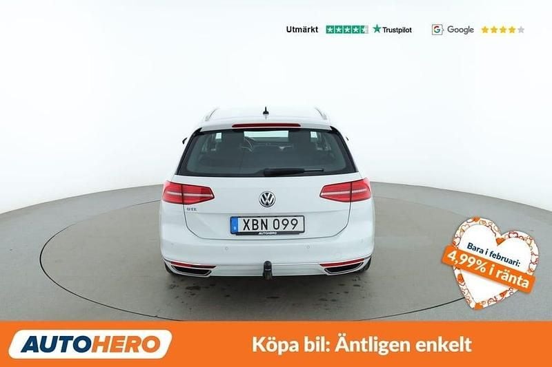 Begagnad VW Passat GTE 220 HK (161 kW) 2016 Vit Kombi