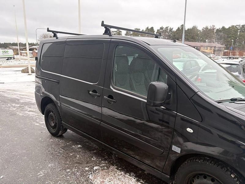 Begagnad Toyota Proace 128 HK (94 kW) 2015 Svart Minibuss