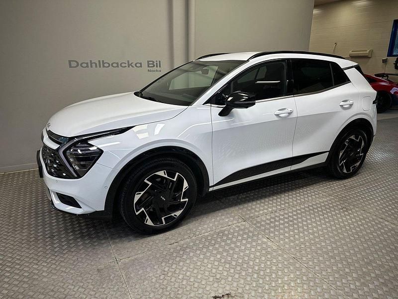 Vit Begagnad 2022 Kia Sportage GT-Line SUV | 339 000 kr (Bra pris) - Bild 1/4