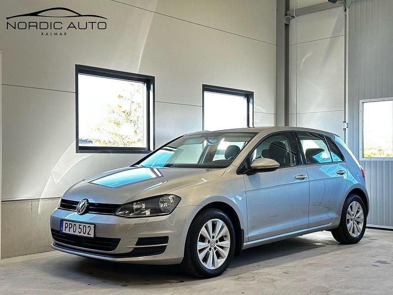 Silver Begagnad 2014 VW Golf VII Halvkombi | 79 990 kr (Marknadspris) - Bild 1/4