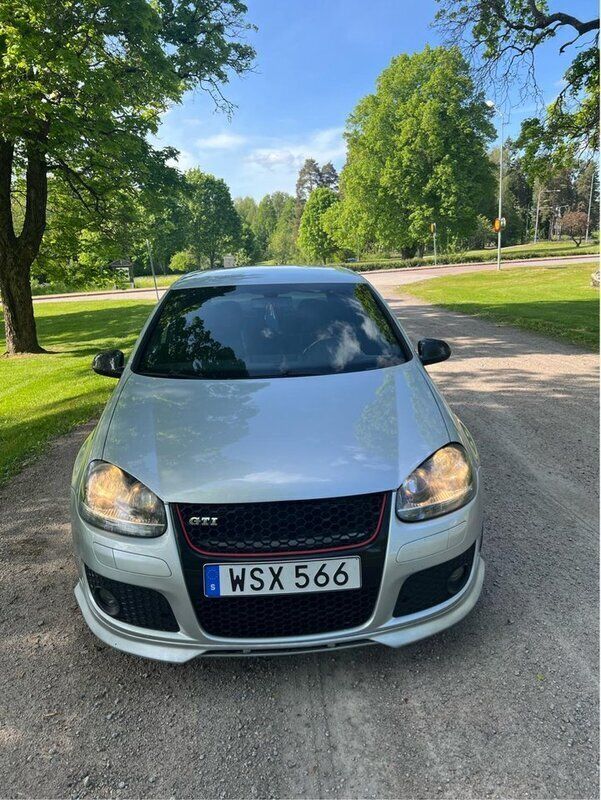 Silver Begagnad 2005 VW Golf IV GTI Halvkombi | 80 000 kr (Dyr) - Bild 1/4