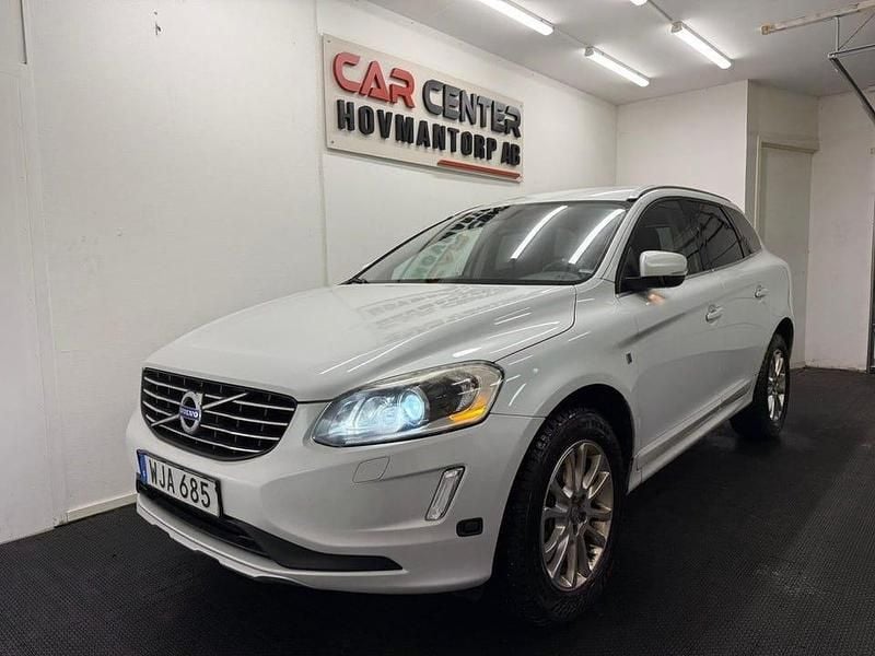 Vit Begagnad 2014 Volvo XC60 Ocean Race SUV | 164 900 kr (Marknadspris) - Bild 1/4