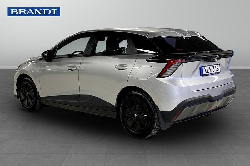 Begagnad MG MG4 EV 125 kW (171 HK) 2023 Grå Halvkombi