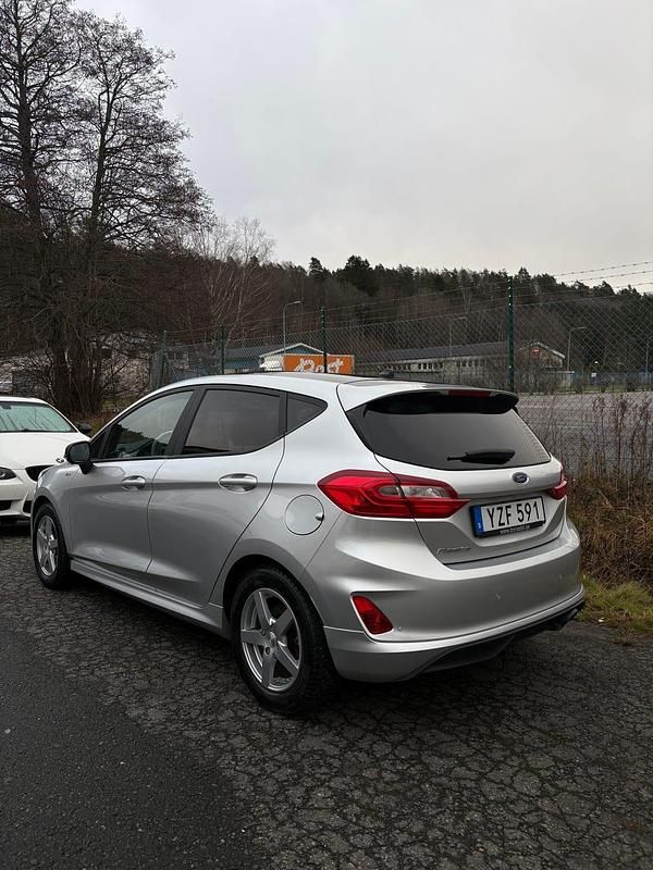 Begagnad Ford Fiesta 100 HK (73 kW) 2018 Halvkombi