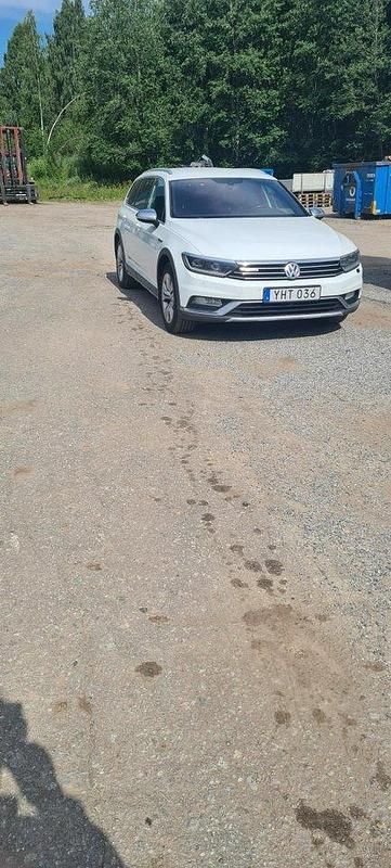 Vit Begagnad 2017 VW Passat Alltrack Kombi | 89 000 kr - Bild 1/4