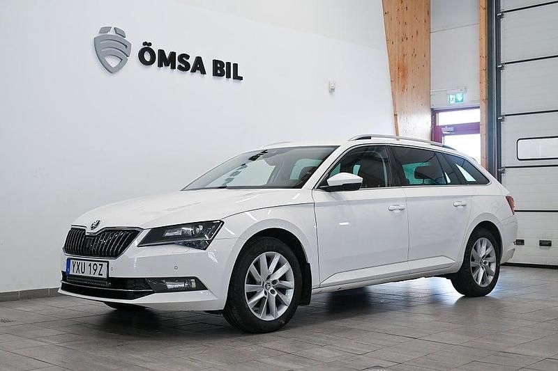 Begagnad Skoda Superb Business Line 190 HK (139 kW) 2019 Vit Kombi