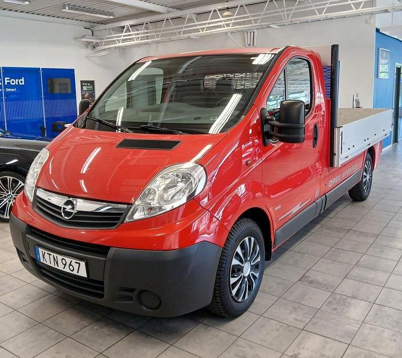 Röd Begagnad 2010 Opel Vivaro Van | 79 400 kr (Lite dyr) - Bild 1/4