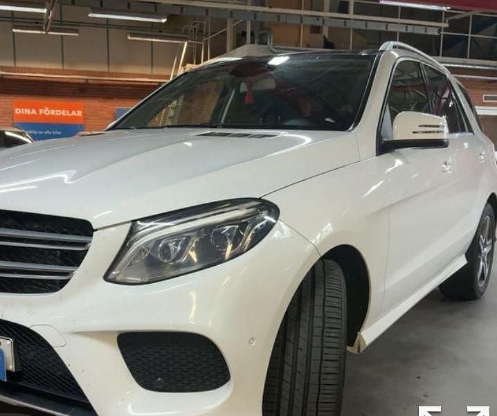 Vit Begagnad 2017 Mercedes GLE350 AMG line SUV | 245 000 kr (Marknadspris) - Bild 1/1