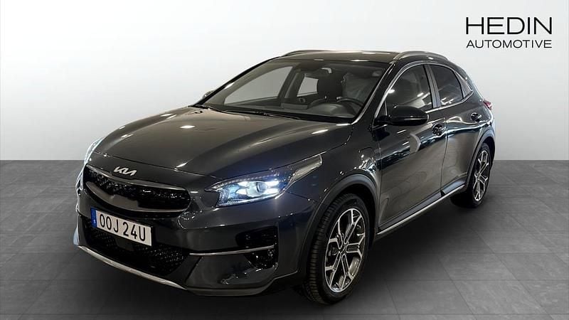 Grå (grey) Begagnad 2022 Kia XCeed Advance SUV | 269 900 kr (Marknadspris) - Bild 1/4