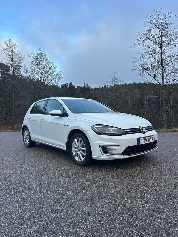 Begagnad 2020 VW e-Golf Halvkombi | 185 000 kr (Marknadspris) - Bild 1/4