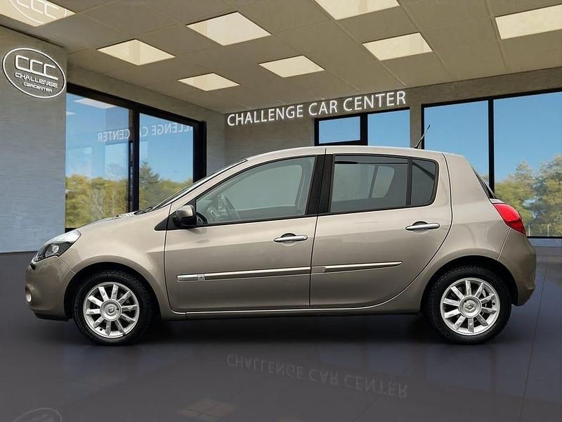 Begagnad Renault Clio R.S. 75 HK (55 kW) 2011 Ljusbrun Halvkombi