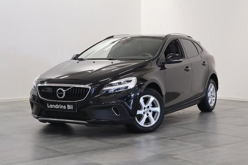 Svart Begagnad 2019 Volvo V40 CC Momentum Kombi | 198 000 kr (Marknadspris) - Bild 1/4