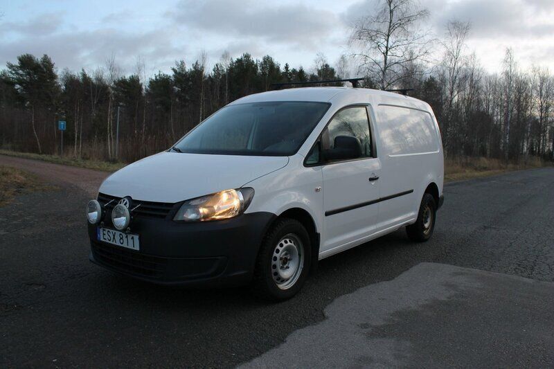 Vit Begagnad 2015 VW Caddy Minibuss | 99 900 kr (Marknadspris) - Bild 1/4