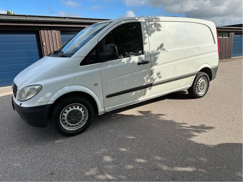 Vit Begagnad 2009 Mercedes Vito Minibuss | 32 500 kr (Bra pris) - Bild 1/4