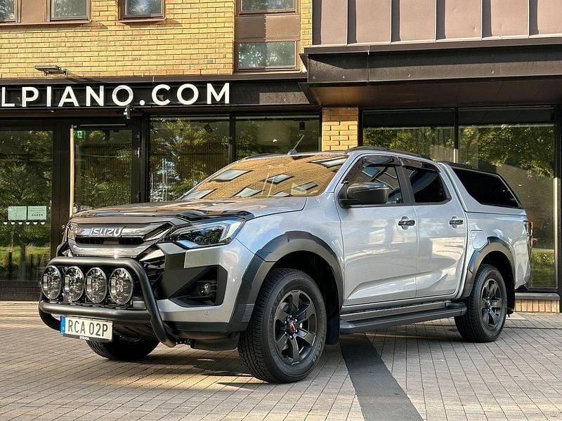 Grå Begagnad 2024 Isuzu D-Max Van | 836 250 kr - Bild 1/4