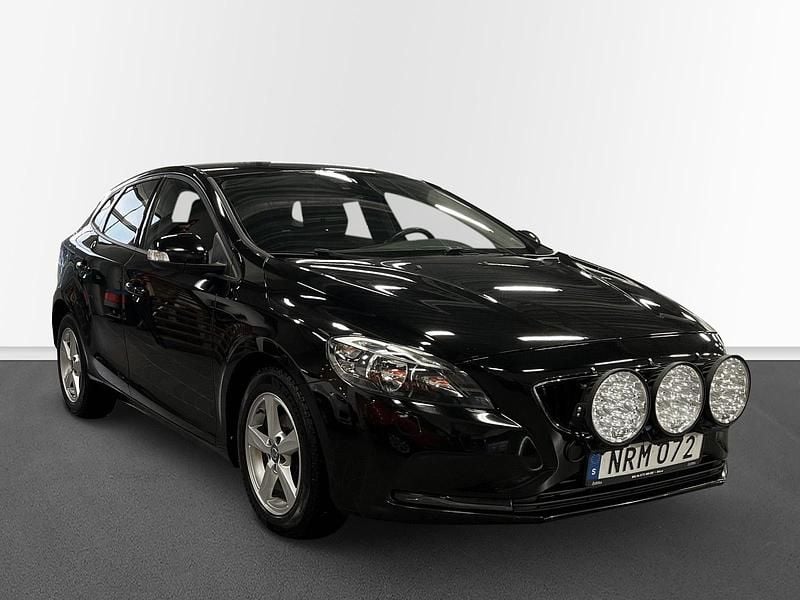 Begagnad Volvo V40 Business Edition 121 HK (88 kW) 2017 Svart Kombi