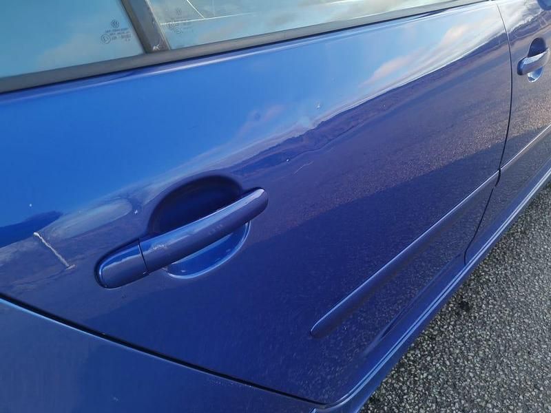 Begagnad VW Golf V R 250 HK (183 kW) 2007 Halvkombi